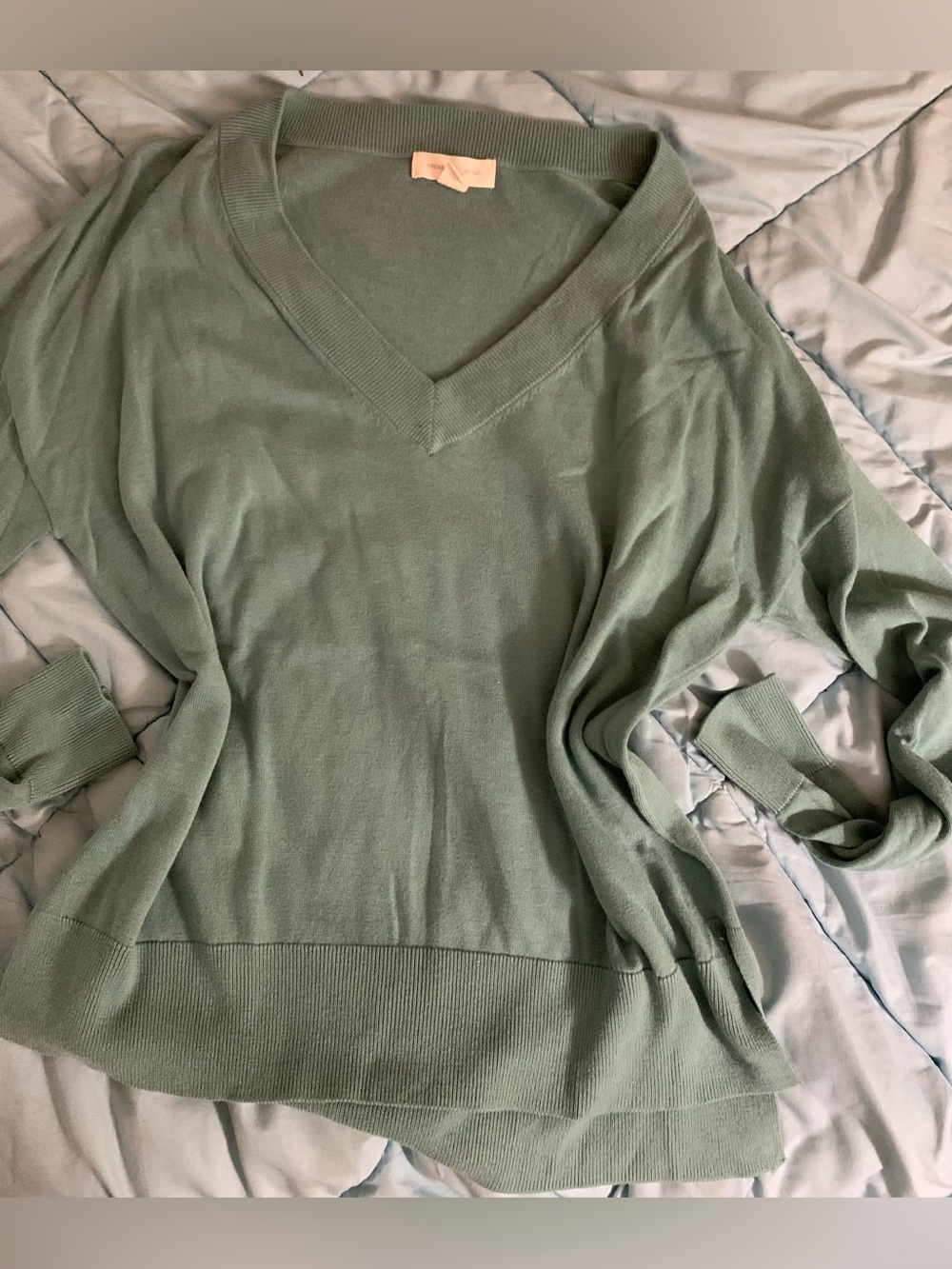 Treasure & Bond V-Neck Sweater in Green